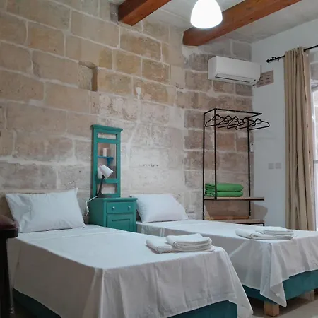 Bed & Breakfast Limestone *